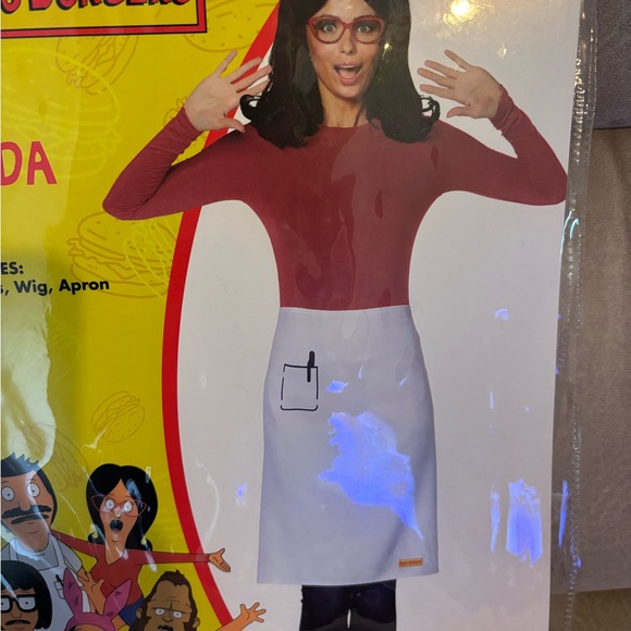 NWT: Bob’s Burgers Linda Costume - Red and White - Spirit Halloween - Picture 5 of 7